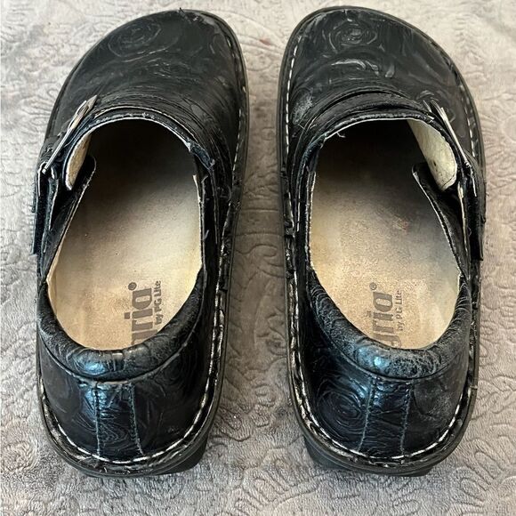 Alegria Black Platform Shoes with Embossed Design - Picture 5 of 12